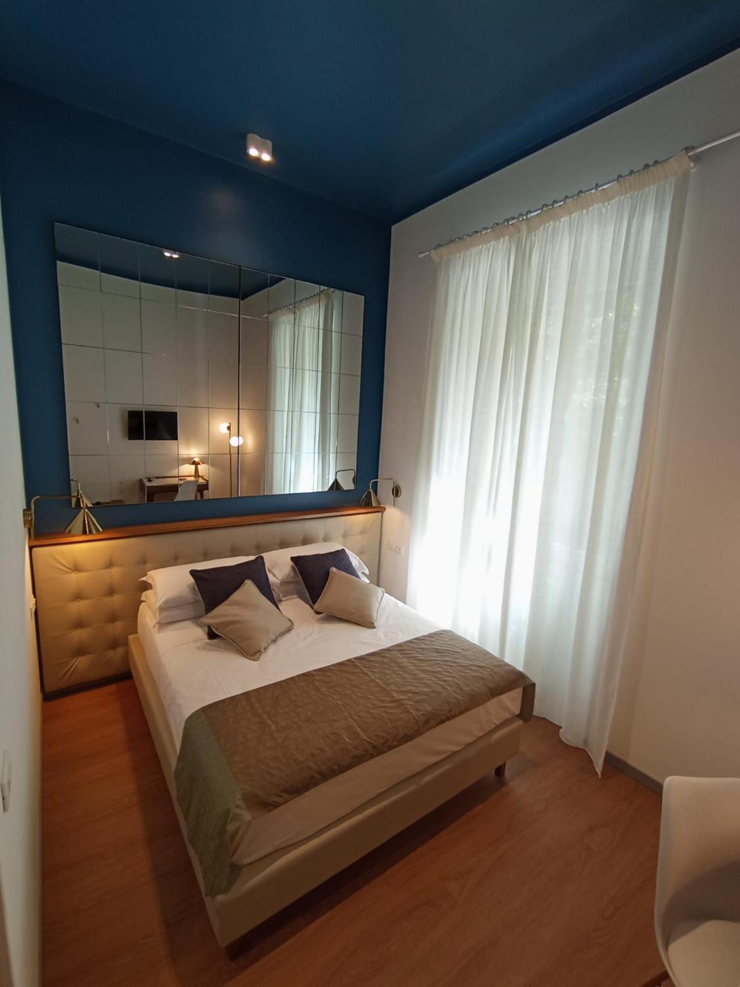 Trevi Monti House Hotel Rome Exterior photo